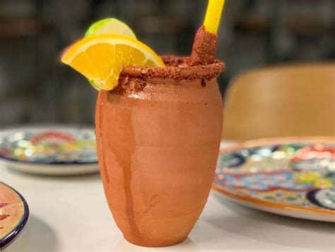 Jarrito loco - If you like spicy cocktails, an ancho y tamarindo mix will offer the kick you're looking for. Made with Ancho Reyes ancho chile liqueur, lime juice, Jarritos tamarindo soda, and garnished with a ...